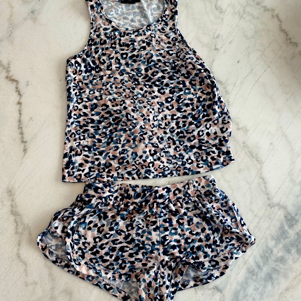 Cheetah print pajama set - medium